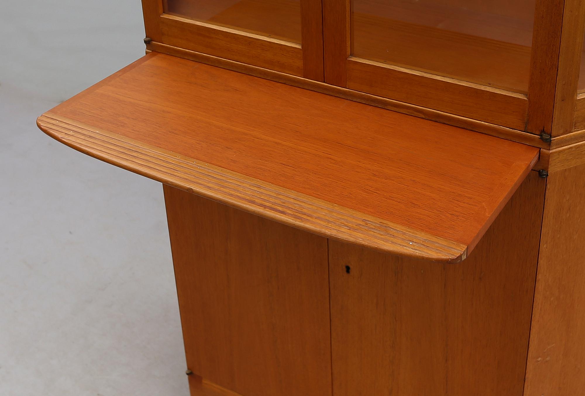 VITRINSKÅP, "Undantaget", Carl Malmsten, 1900-talets andra hälft.