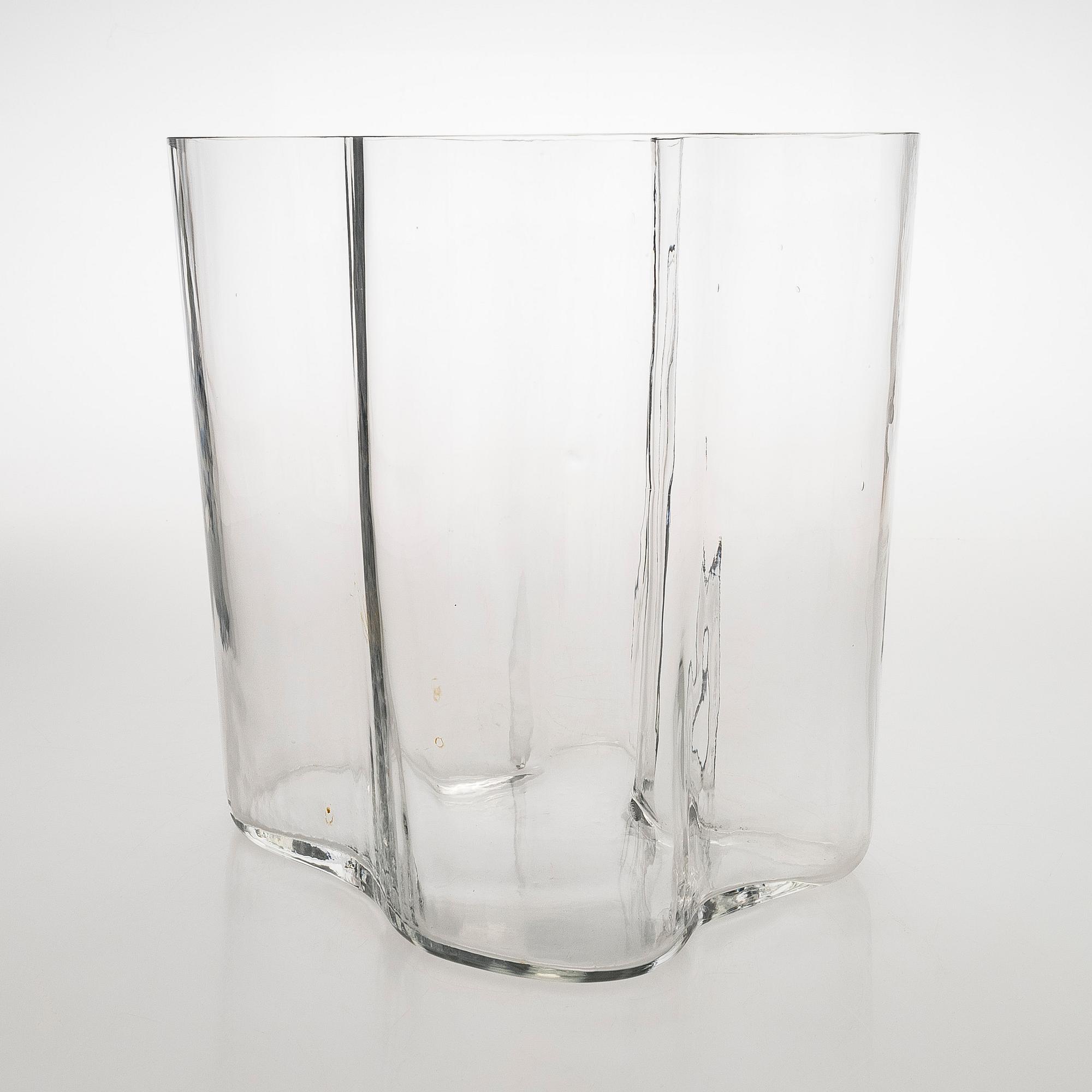 Alvar Aalto, a '3031' vase, signed Alvar Aalto, 1960/70s.