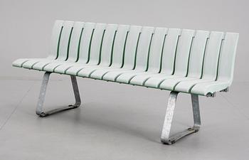 SOFFA/BÄNK, "Sussex Bench", Robin Day för Magis, 1900/2000-tal.
