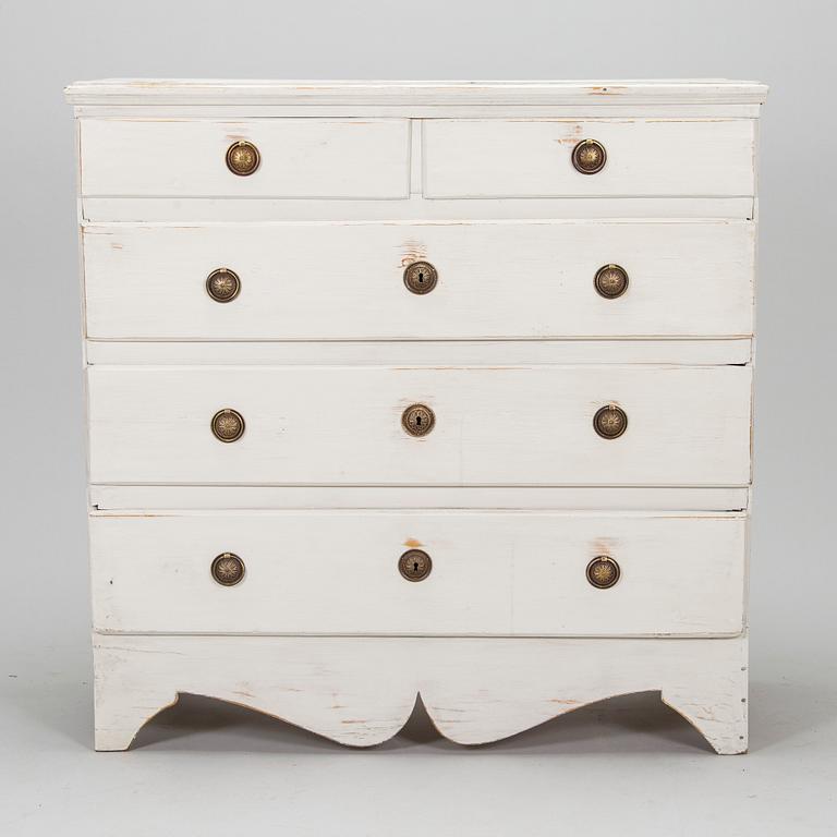 Chest of drawers, 19th century.