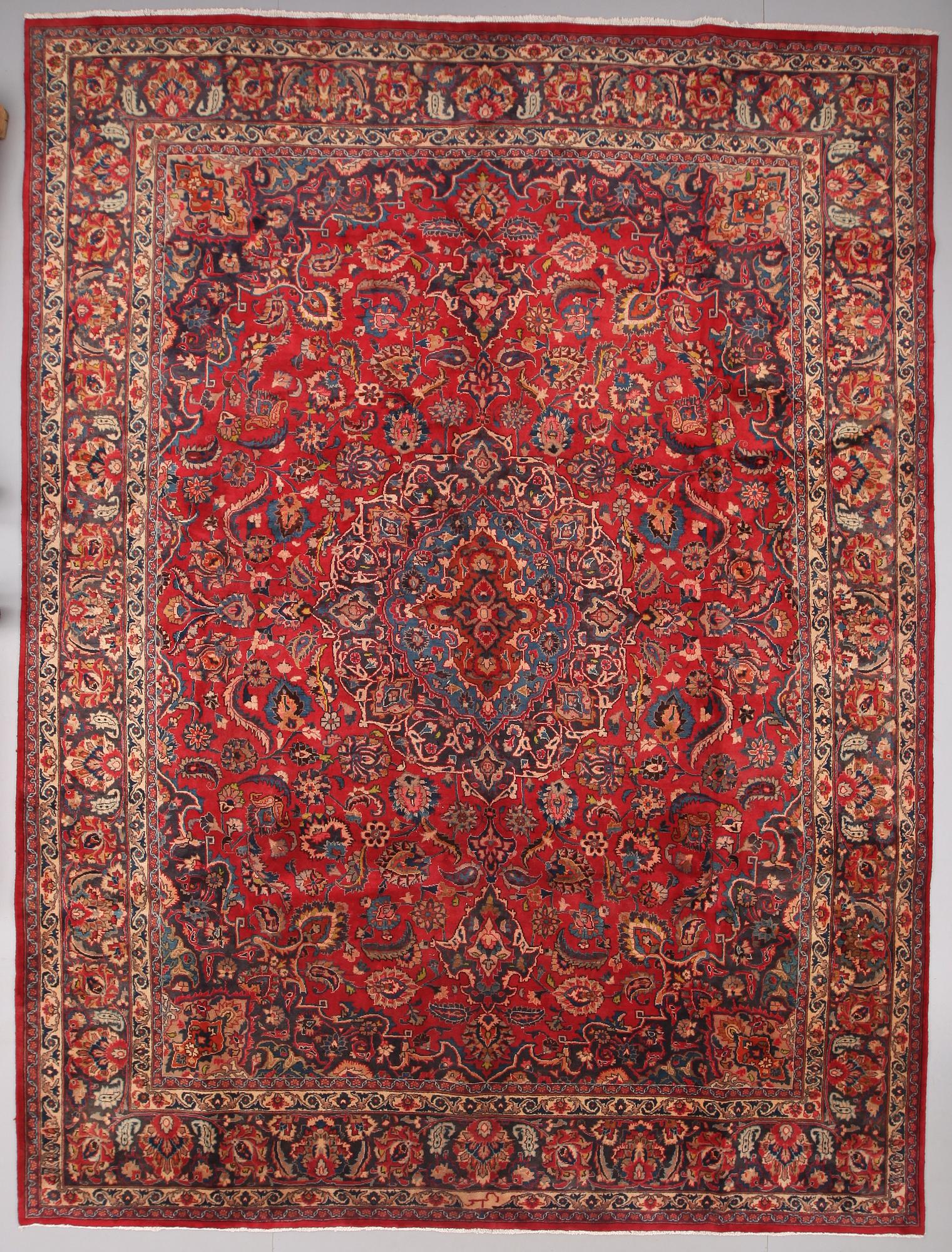 MATTA, Meshed, old, ca 387 x 293 cm.