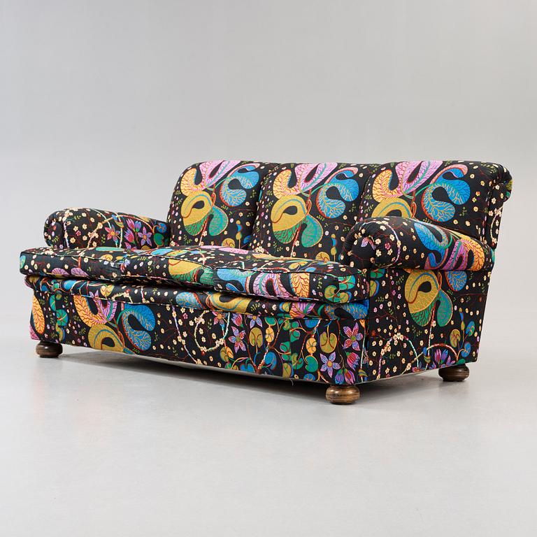 A Josef Frank sofa, Svenskt Tenn.