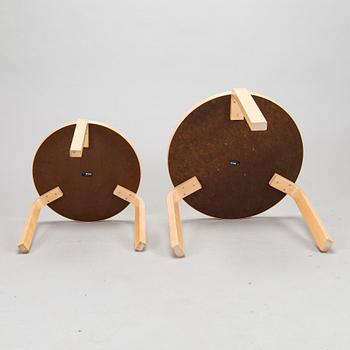 Alvar Aalto, soffbord, 2 st, modeller 90C och 90D, Artek 2012.