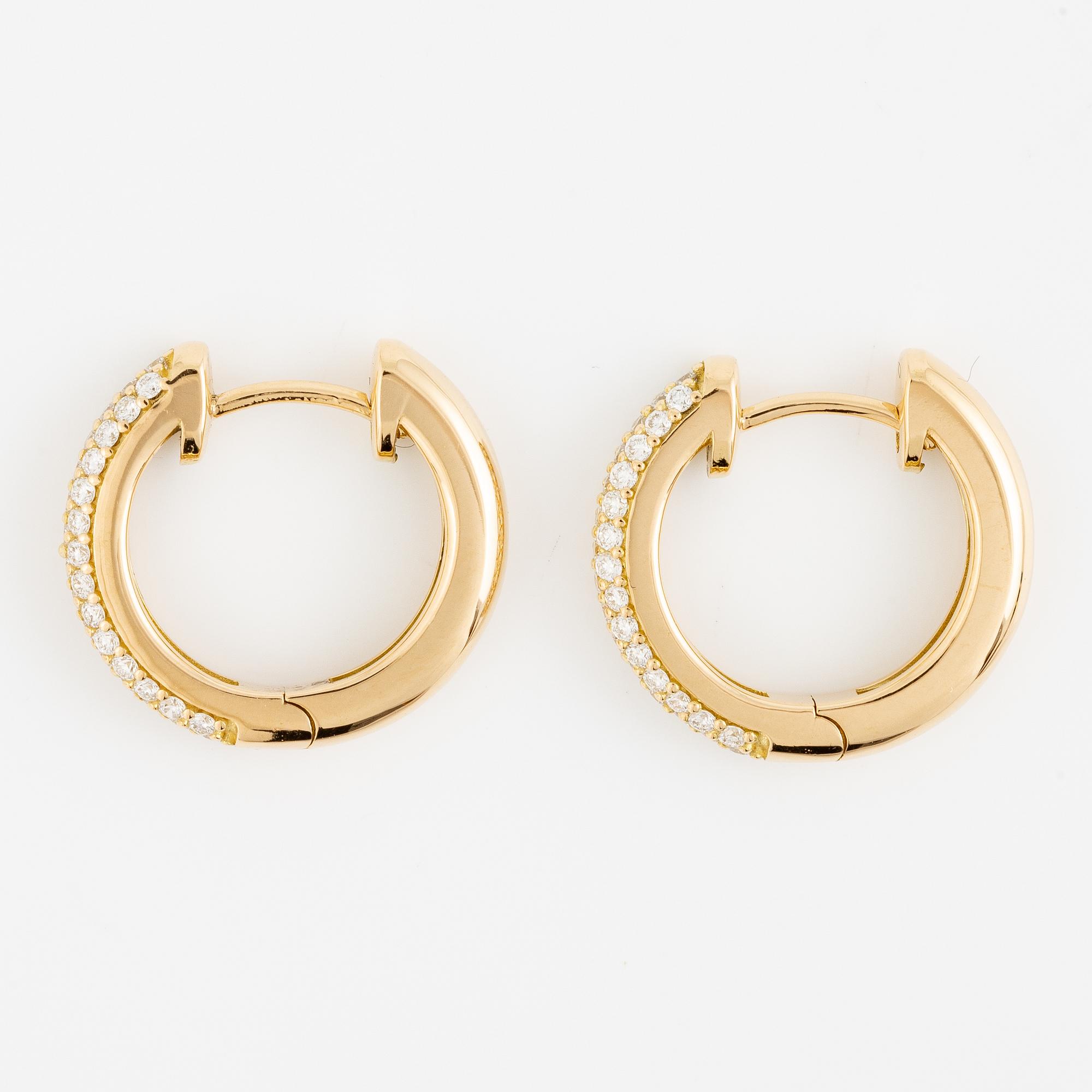 Hoop earrings, 18K gold with brilliant-cut diamonds.