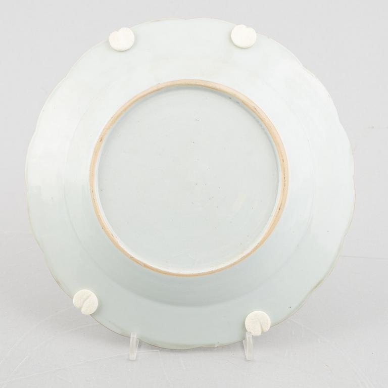 A group of three Chinese famille rose porcelain plates, Qing dynasty, Qianlong (1736-95).