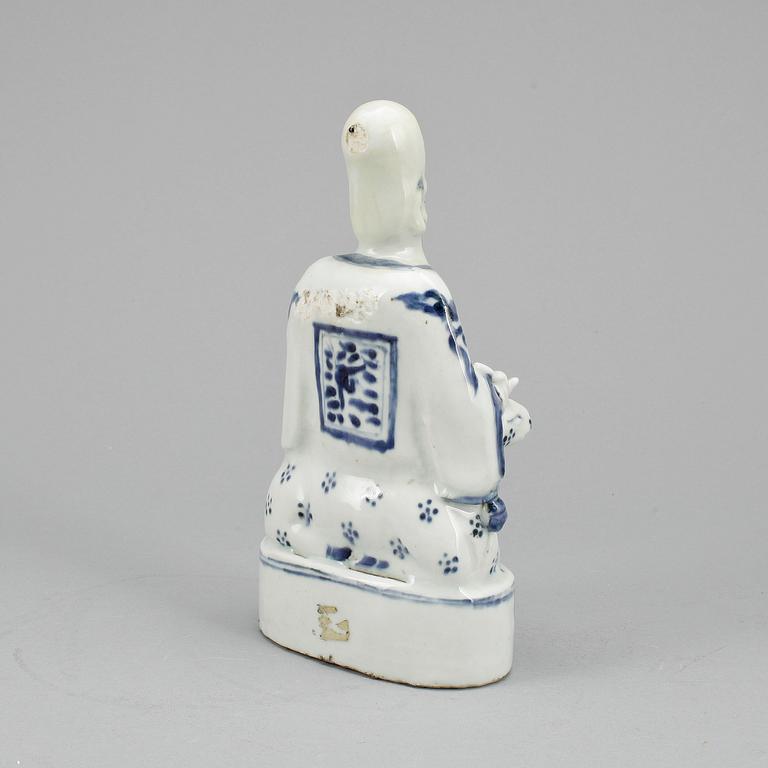 A blue and white figure of Shoulao, Ming dynasty (1368-1644).