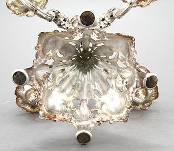 KANDELABER, låghaltigt silver, 1900-tal. Vikt ca 3000 gram.