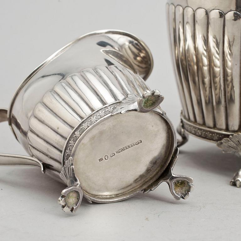 KAFFESERVIS, 3 delar, silver, sengustaviansk stil, Möllenborg, Stockholm, 1911. Totalvikt ca 936 gram.