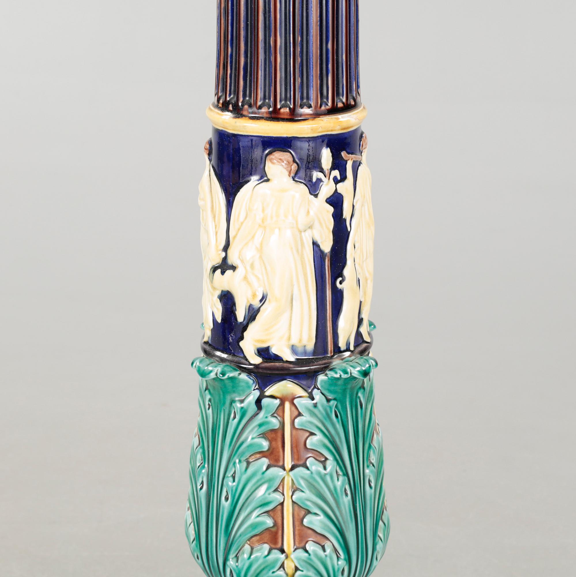 A majolica urn and a piedestal from Gustafsberg, around the year 1900.