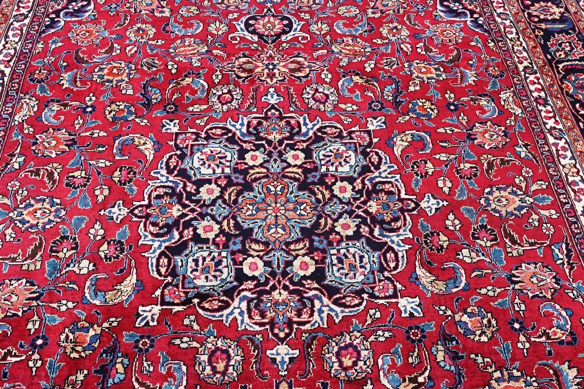 A Najafabad carpet, c. 332 x 240 cm.