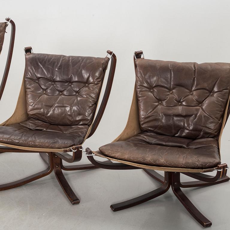 SIGURD RESSEL, four easy chairs and glas top coffee table "Falcon", Vatne Möbler Norway 1970's.