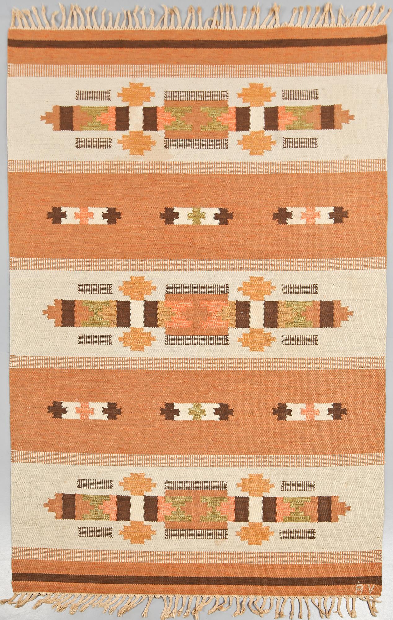 MATTA, röllakan, 235 cm x 157 cm, 1900-talets andra hälft, signerad ÅV.