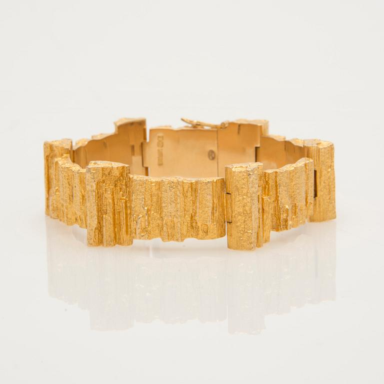 ARMBAND, "Mystica" Björn Weckström Lapponia, 18K guld. Vikt 62 g.