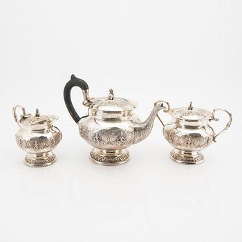 An early 20th century Indian silver three pcs silver tea service total weight 1270 grams.