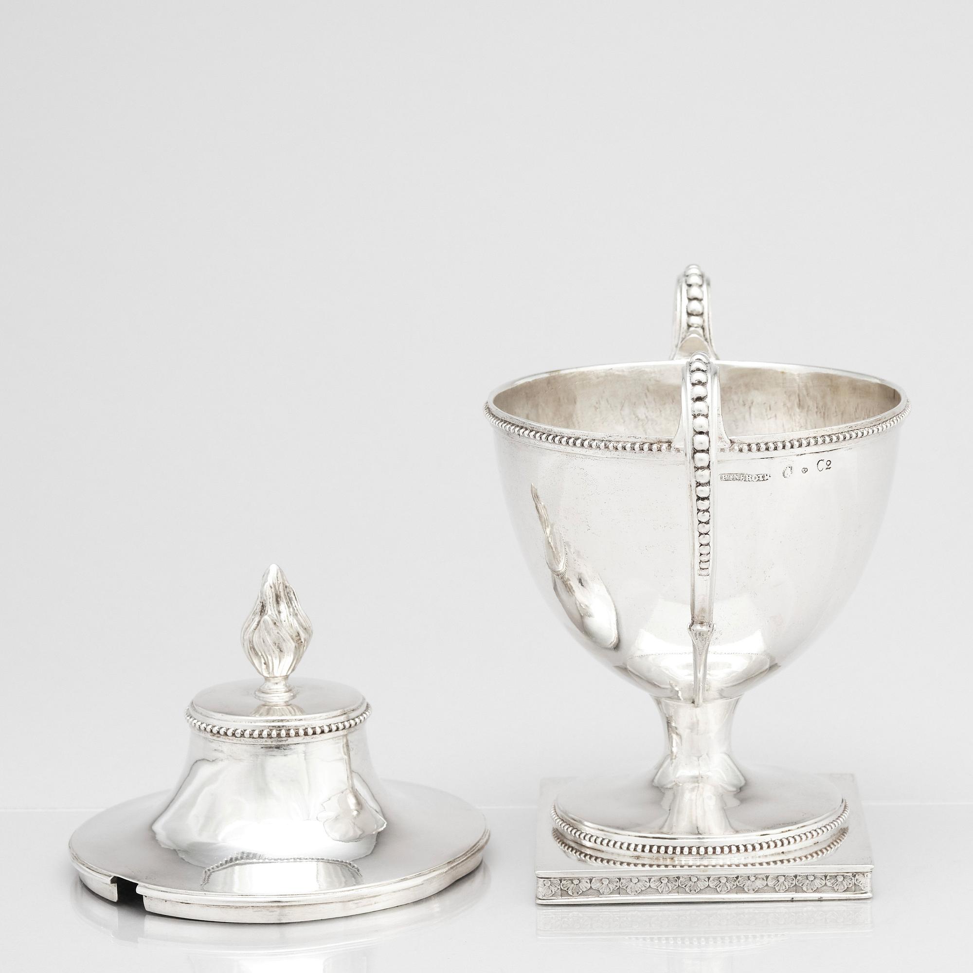 Petter Eneroth, sockerskål med lock, silver, Stockholm 1785. Gustaviansk.