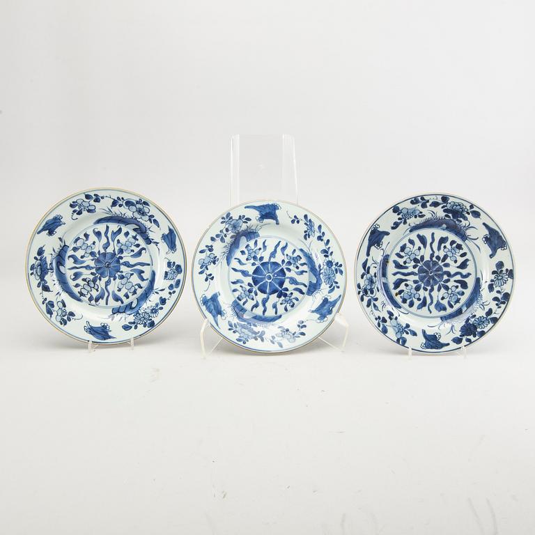 A set of 6 + 3 Chinese Qing Dynasty porcelain plates.