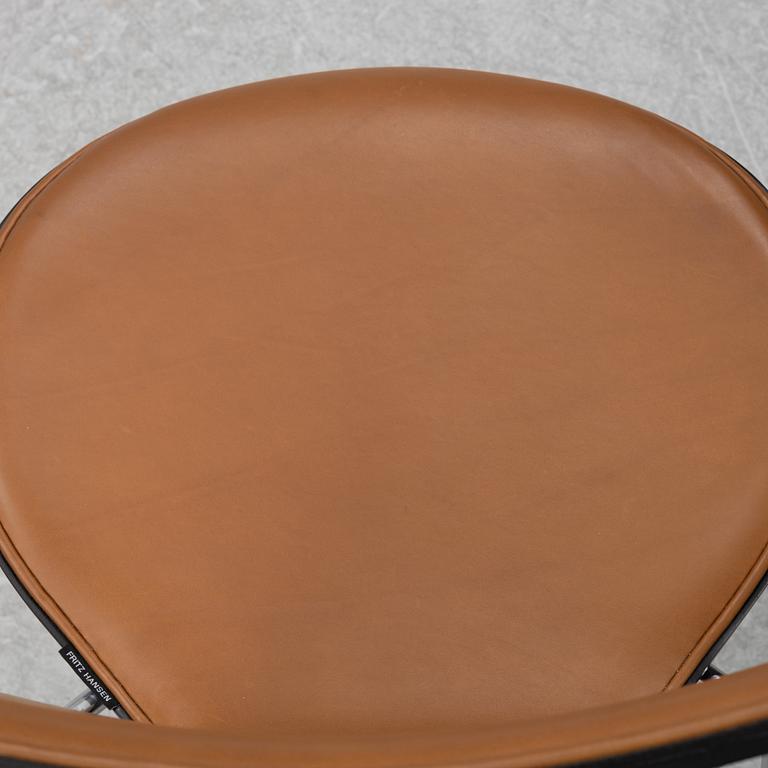 Arne Jacobsen, stolar 6 st "Sjuan" för Fritz Hansen, Danmark, 2020.