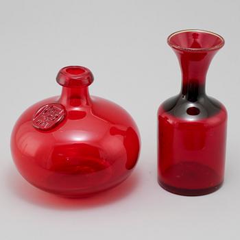 VASER, 2 st, glas, Erik Höglund, Boda, 1900-talets andra hälft.