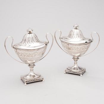 A PAIR OF SWEDISH SUGARBOWLS, gustavian, Olof Hellbom, Stockholm 1799.