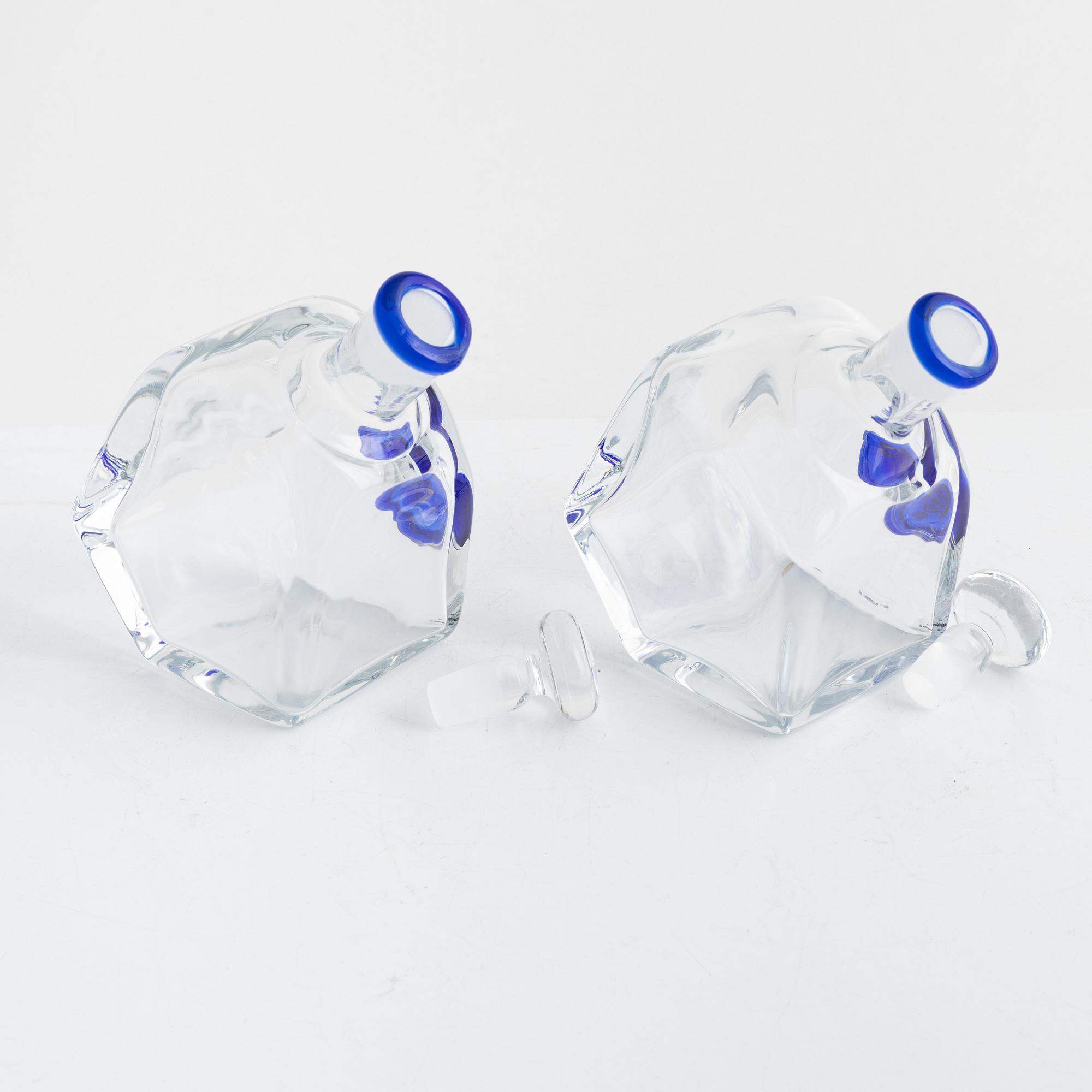 Erik Höglund, karaffer, 2 st, Studioglas Strömbergshyttan, 1992.