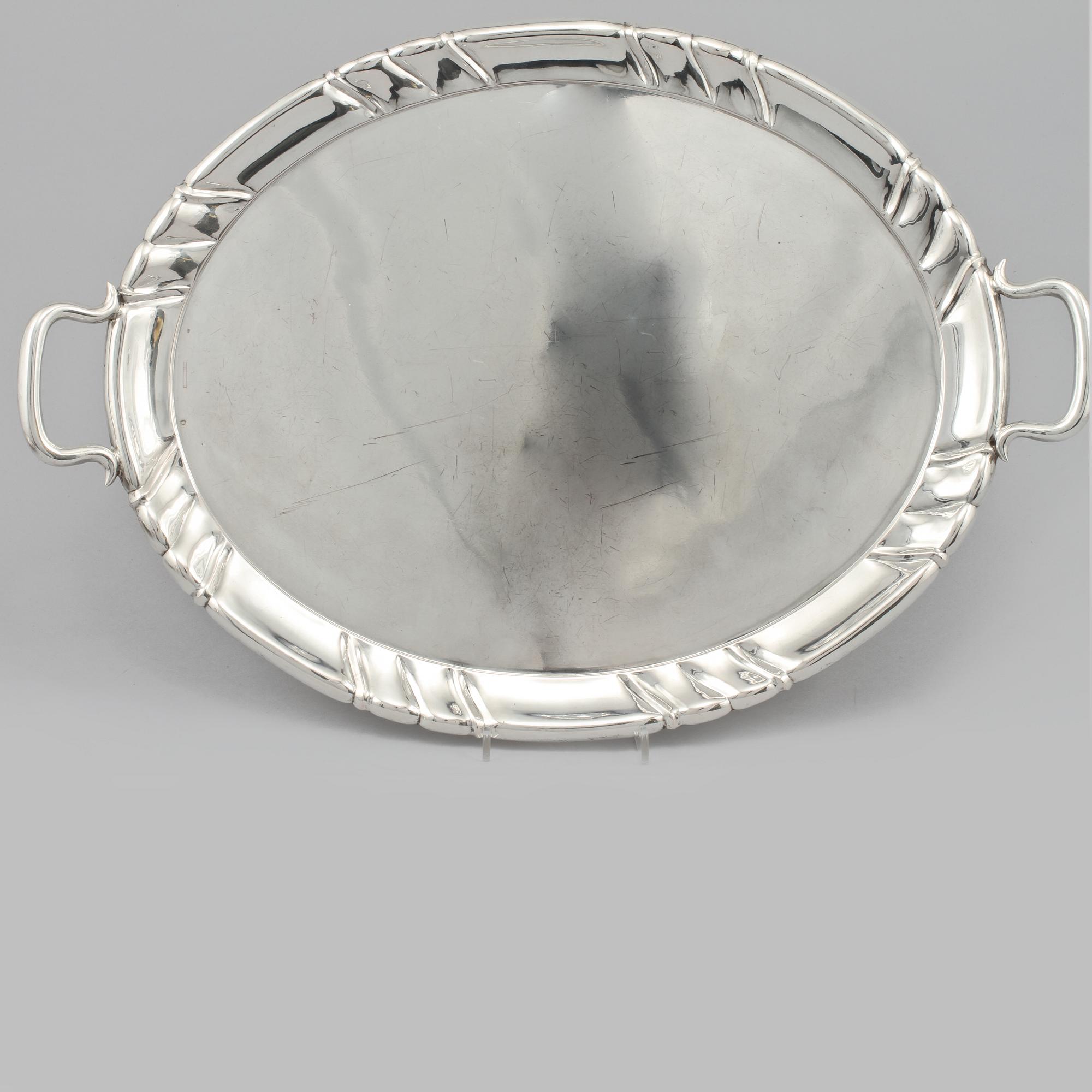 BRICKA, silver, Österrike, 1900-tal. Vikt 1 340 gram.