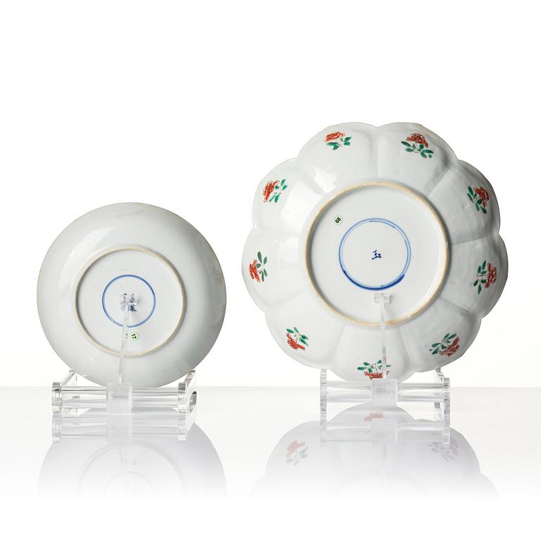 Two famille verte dishes, Qing dynasty, Kangxi (1662-1722).