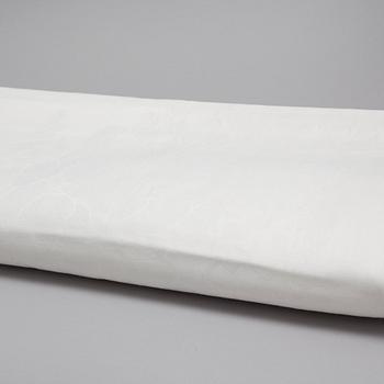 A 20th century cloths linen damast.