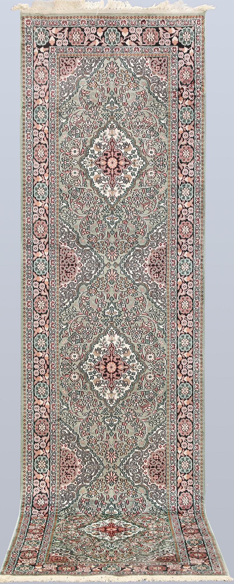 A silk runner, Kashmir, approx. 306 x 83 cm.