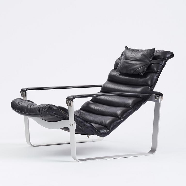 Ilmari Lappalainen, "Pulkka", 2 easy chairs and one ottoman, Asko 1960s.