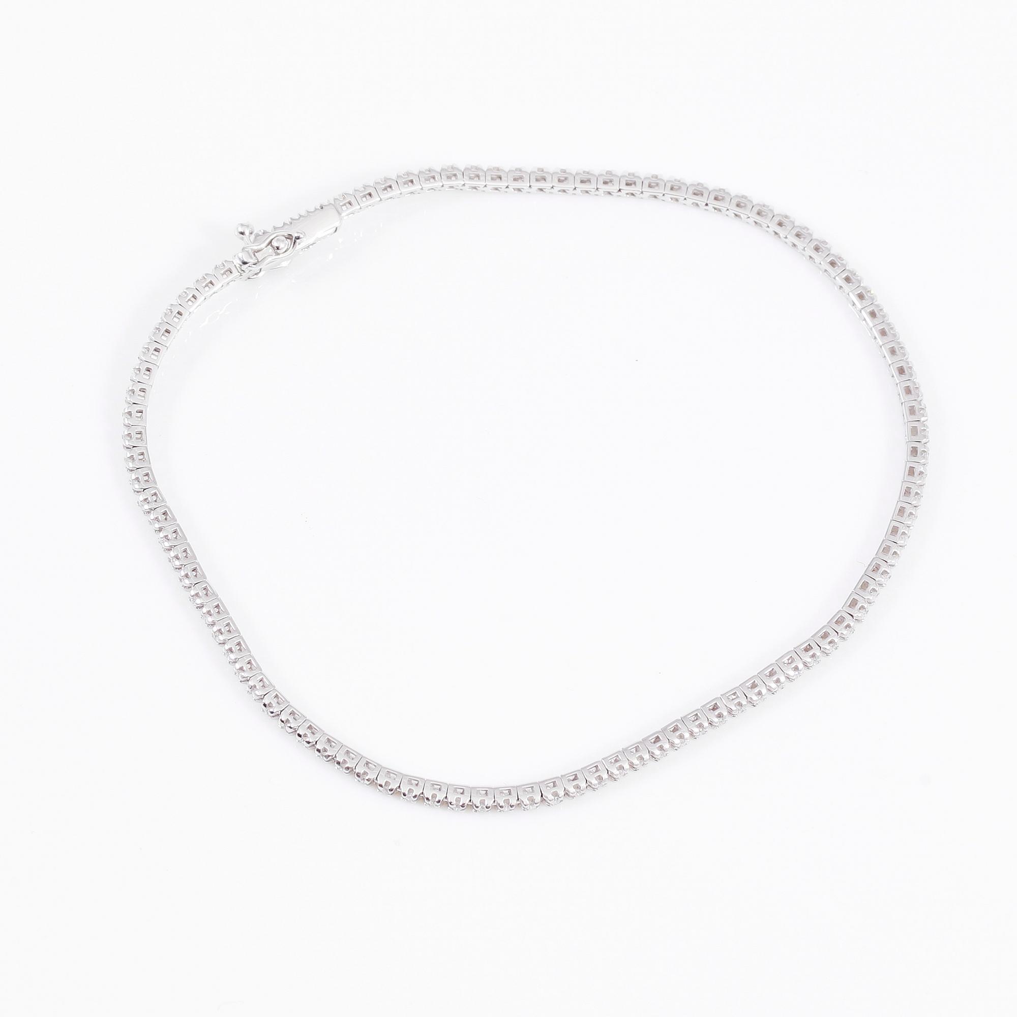 ARMBAND, diamanter totalt ca 0.30 ct.