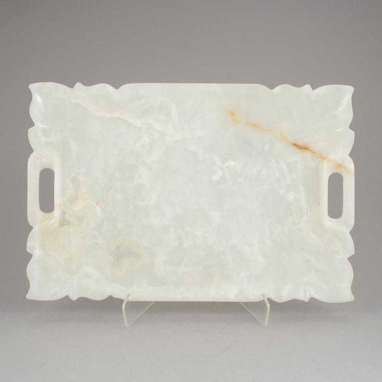 FAT/BRICKA, nefrit, 1900-tal.