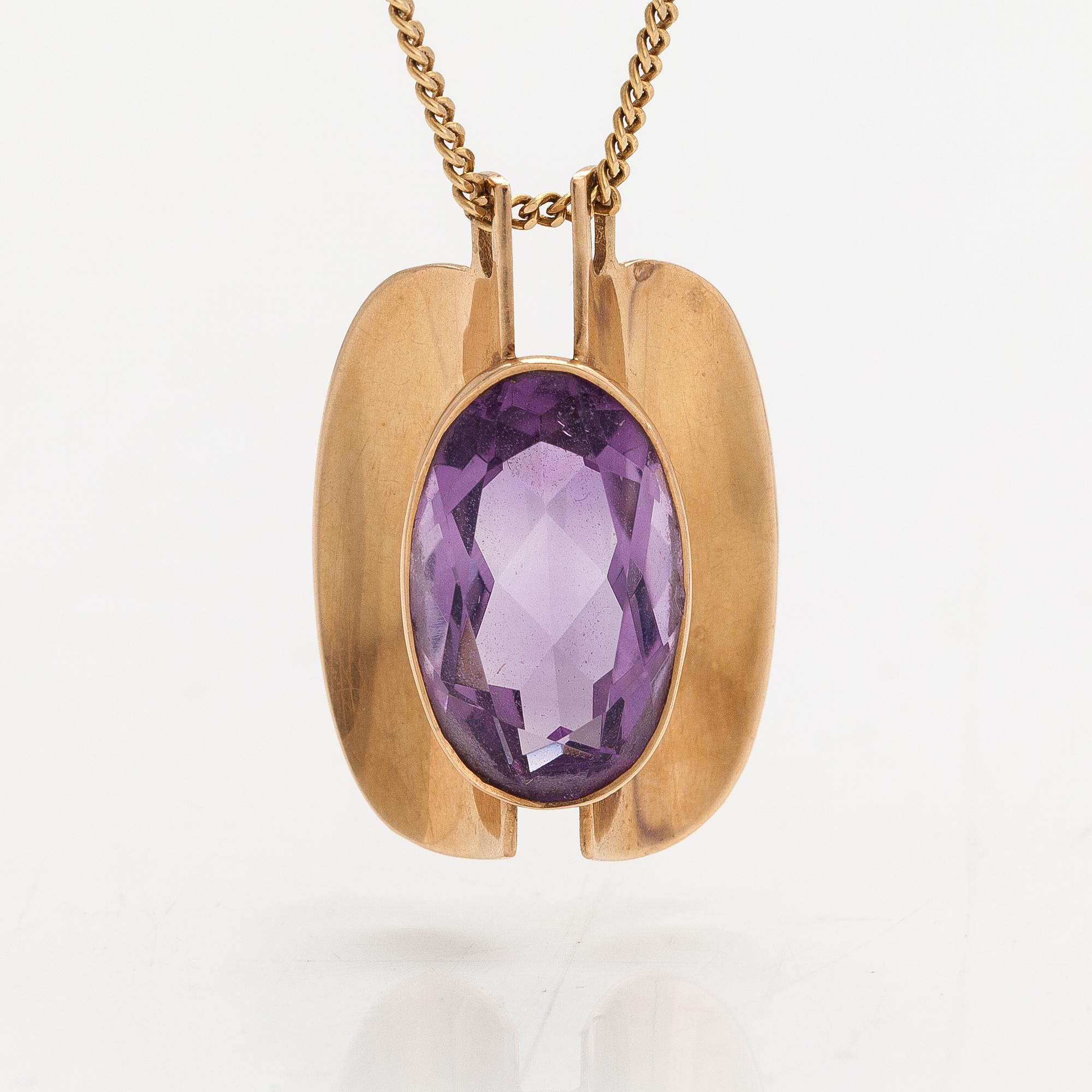 Eero Rislakki, A 14K gold necklace with an amethyst. Westerback, Helsinki 1960.
