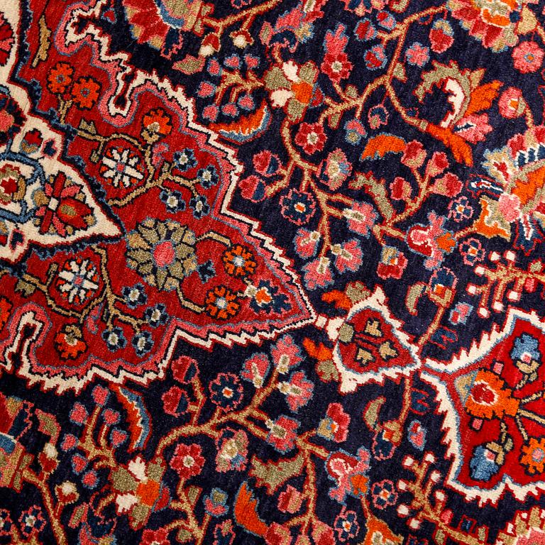MATTA, Djovsan/Sarouk. Ca 210x136 cm.