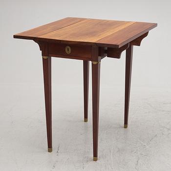 A late Gustavian mahogany Pembroke table, Stockholm, late 18th century.