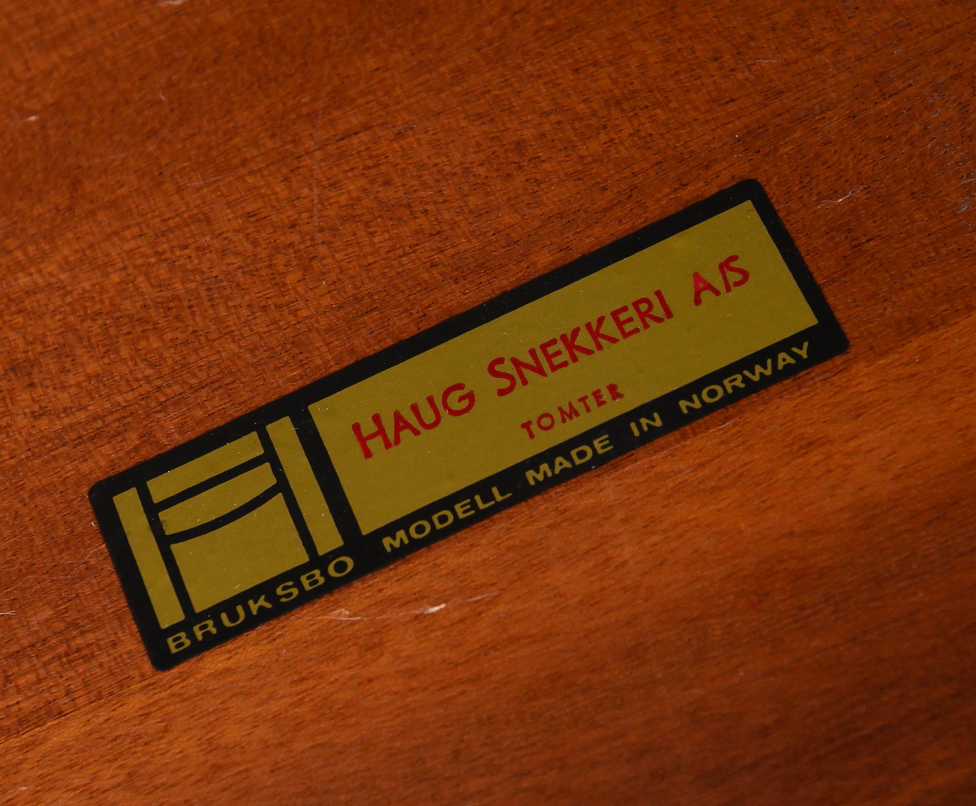 SOFFBORD, Haug Snekkeri, Bruksbo, Norge, 1900-talets andra hälft.