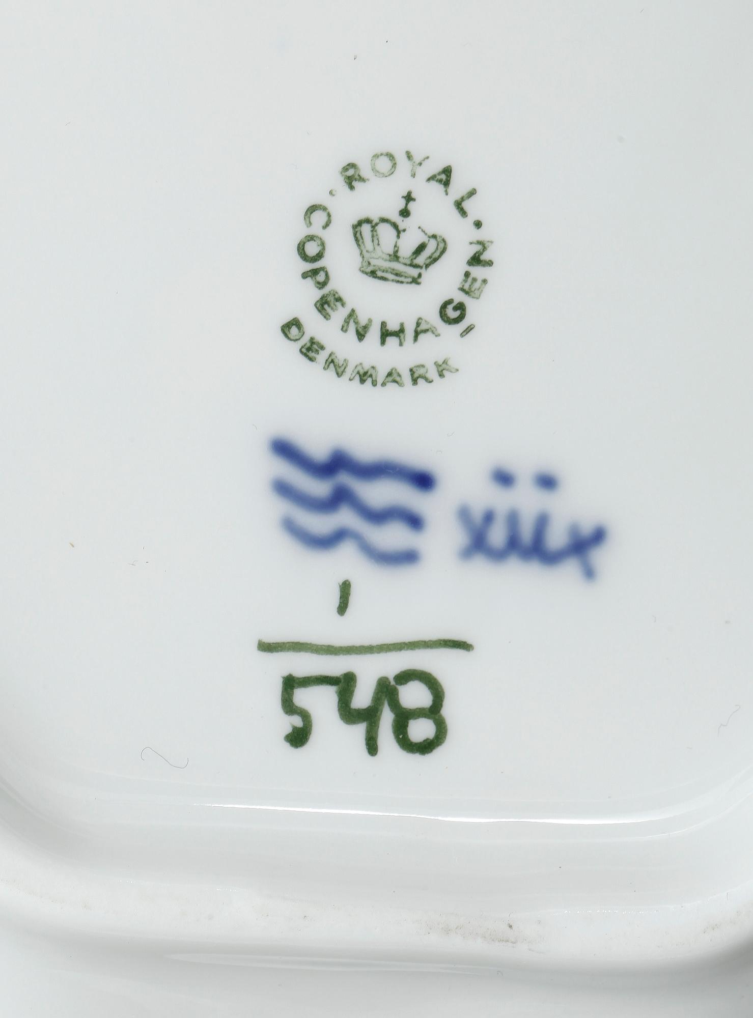KAFFESERVIS, 20 delar, porslin, "Musselmalet", Royal Copenhagen, Danmark.