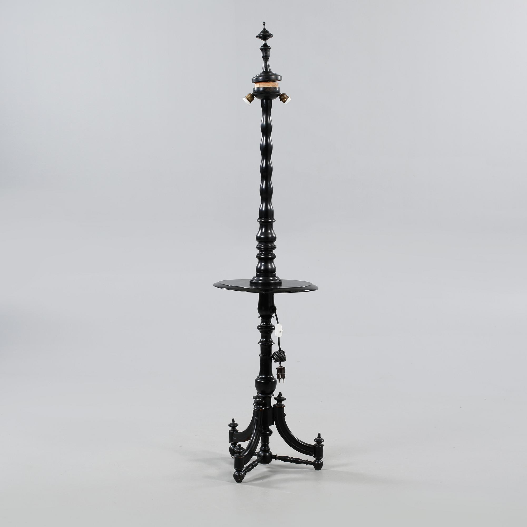 GOLVLAMPA, omkring år 1900.