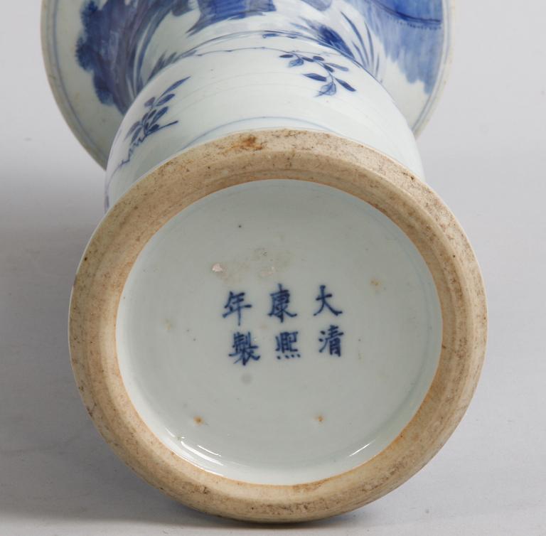 VAS, porslin. Kina. 1800-tal.
