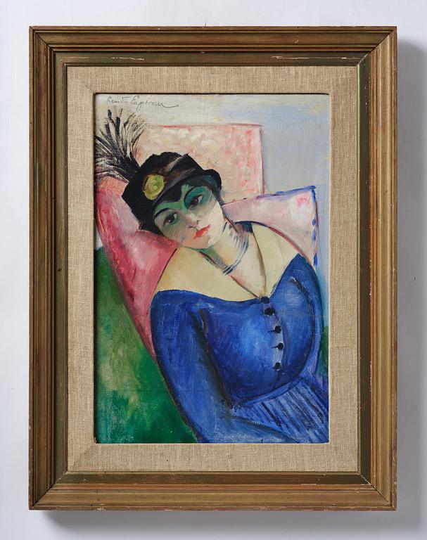 Leander Engström, Sitting model in blue.
