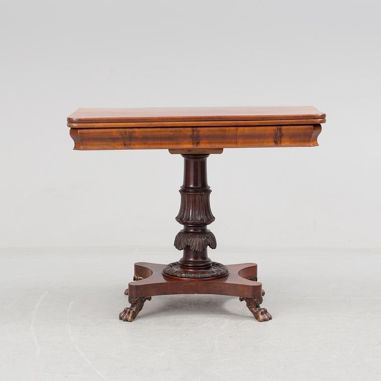 A 19th century mahogny table.