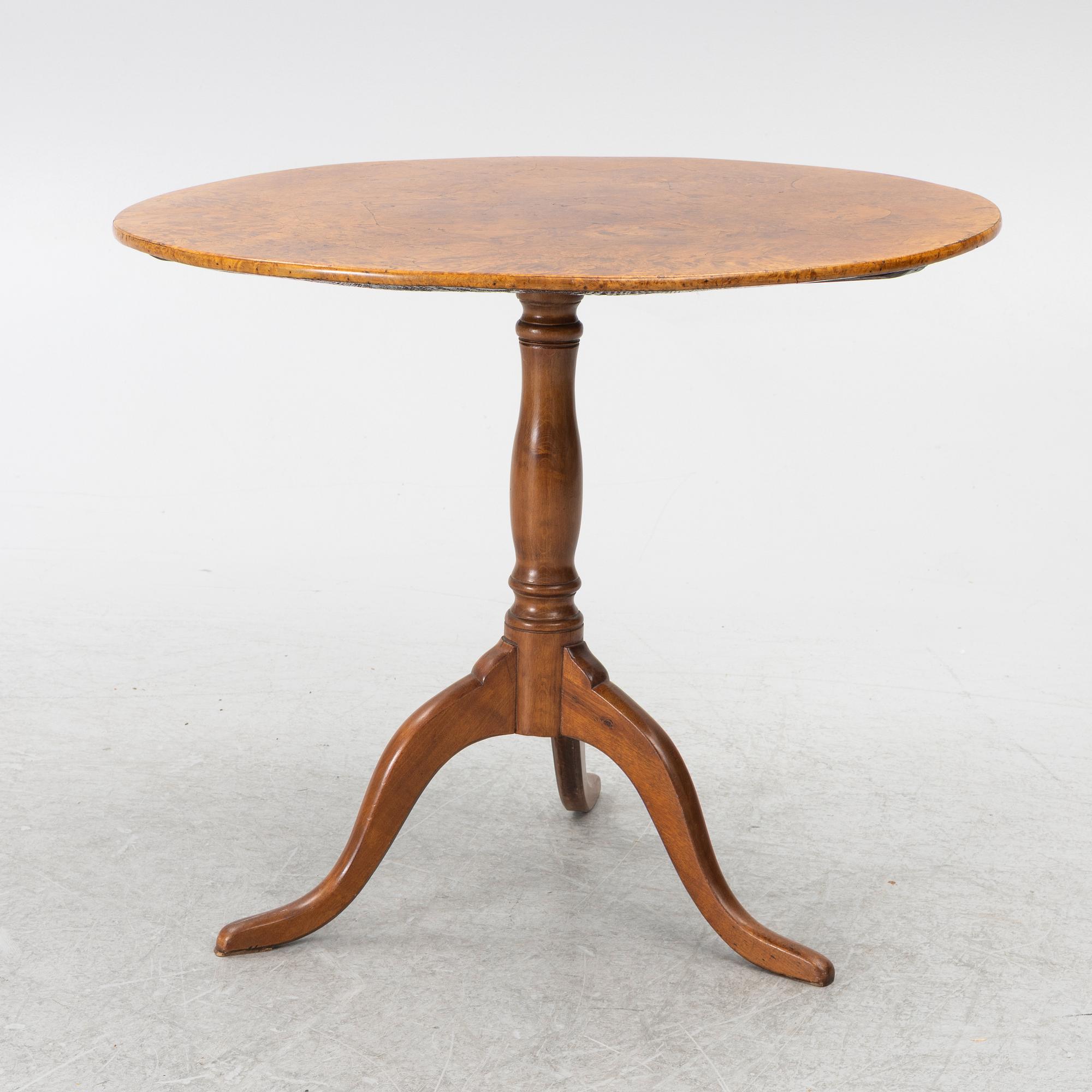 A folding table, Mälardalen, first half of the 19th century.
