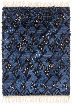 Ann-Mari Forsberg, a rug, "Kråkan blå". knotted pile, ca 153 x 112 cm. signed AB MMF AMF,