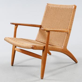 KARMSTOL, "CH-25", Hans J. Wegner, Carl Hansen, Danmark, 1900-talets andra hälft.