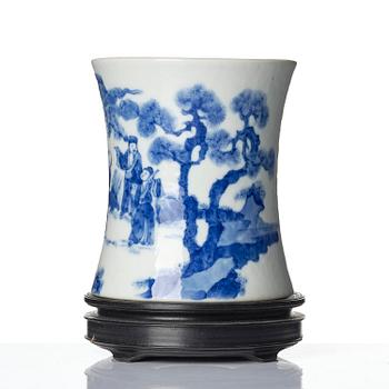 A blue and white brush-pot, bitong, Qing dynasty, 19th century with an apochrypal Kangxi mark.