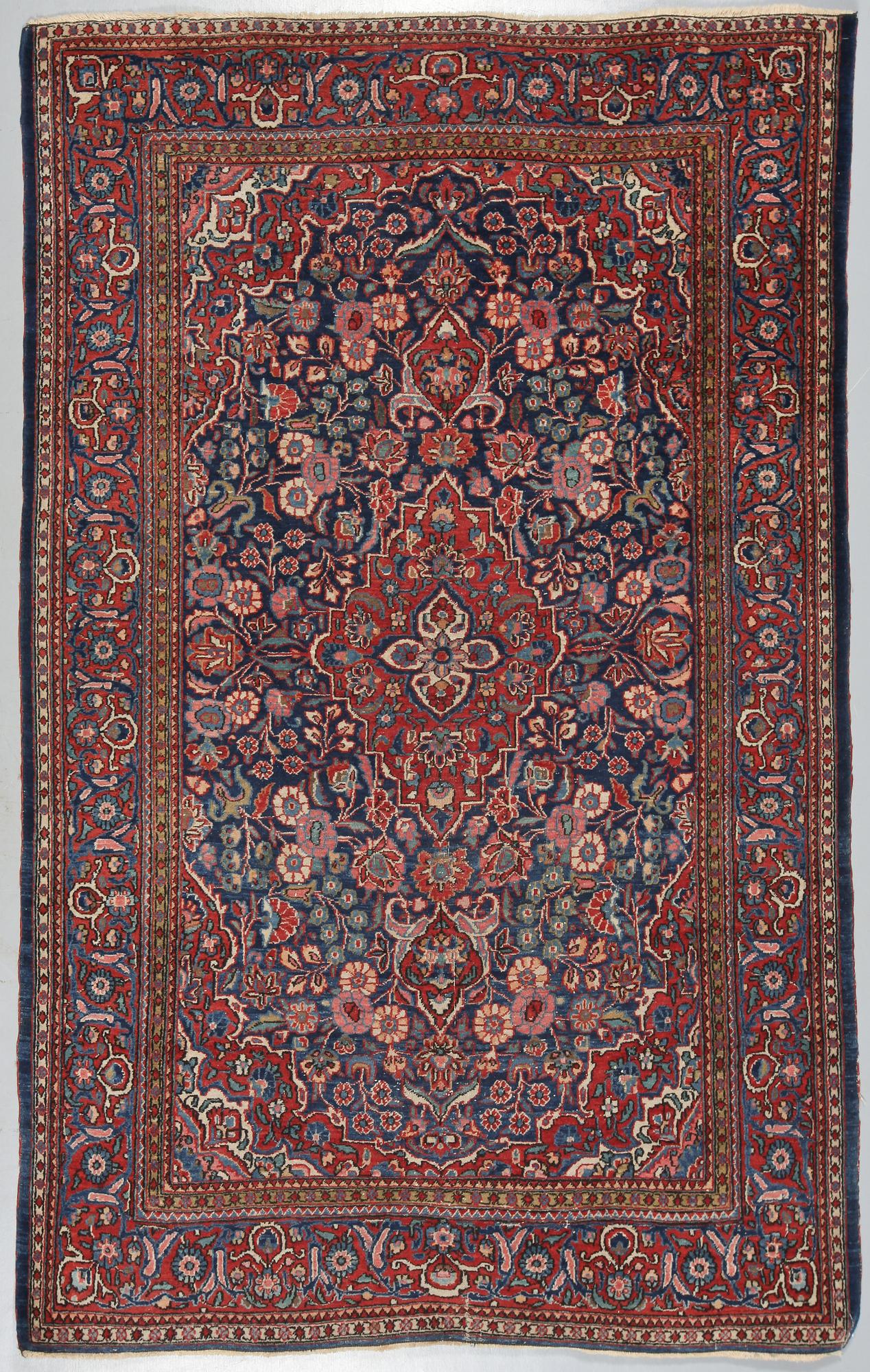 MATTA, möjligen Keshan, old, 207 x 127 cm.