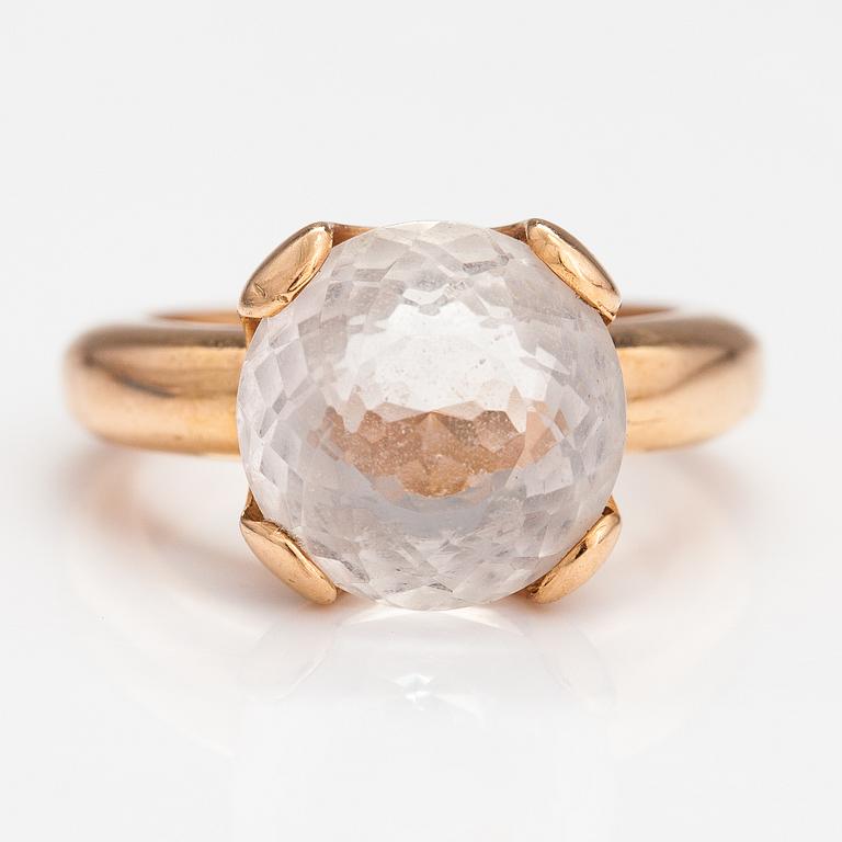 An 18K gold ring with a rock crystal. Le-Gi, Italy.