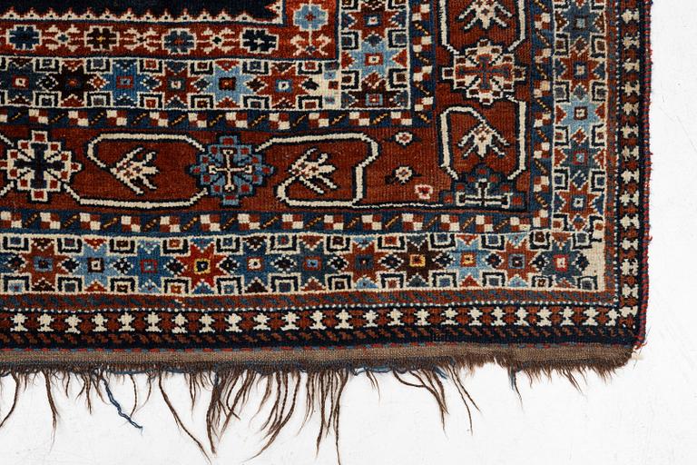 A carpet, Qashkai 'Shekarlou', approx. 310 x 227 cm.