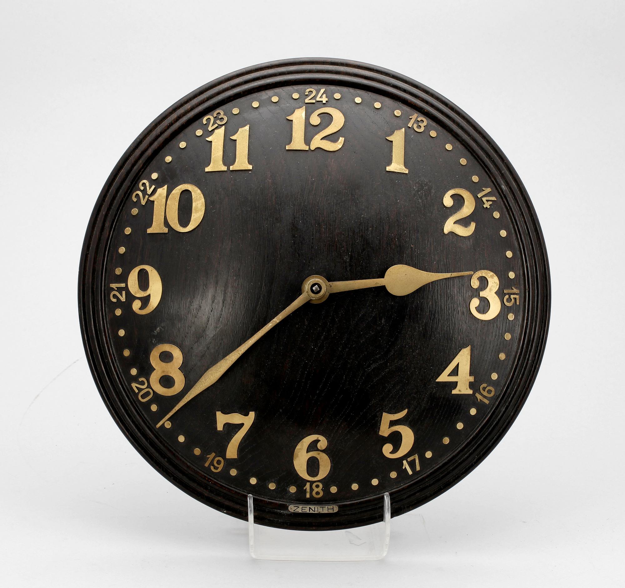 VÄGGKLOCKA, trä, Zenith, 1900-tal.