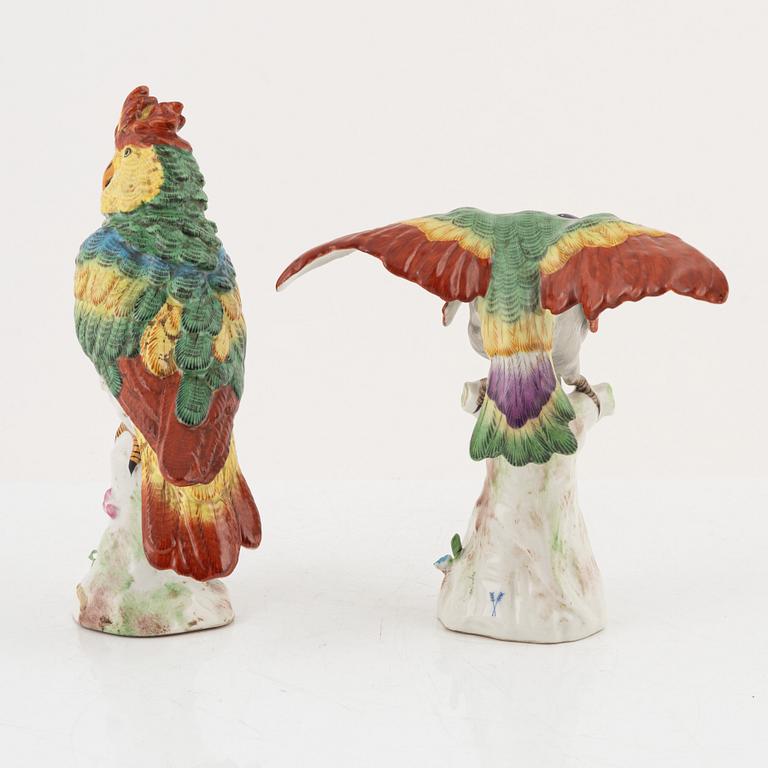 A pair of porcelain figurines, Porcelain de Paris, France, early 20th Century.