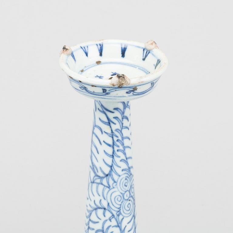 CHINESE CANDLESTICK, later Qing (1644-1912).